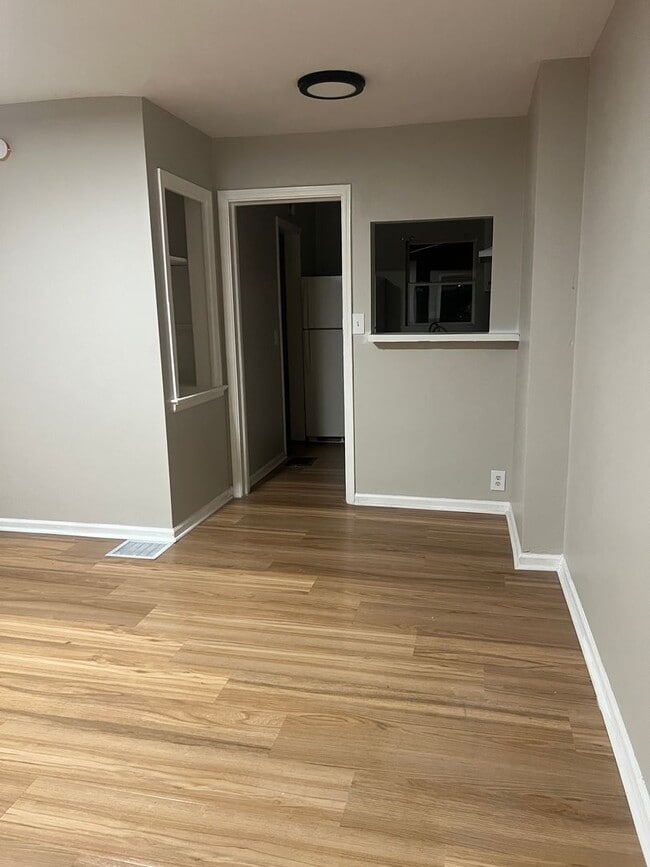 Building Photo - 1468 W 32nd St