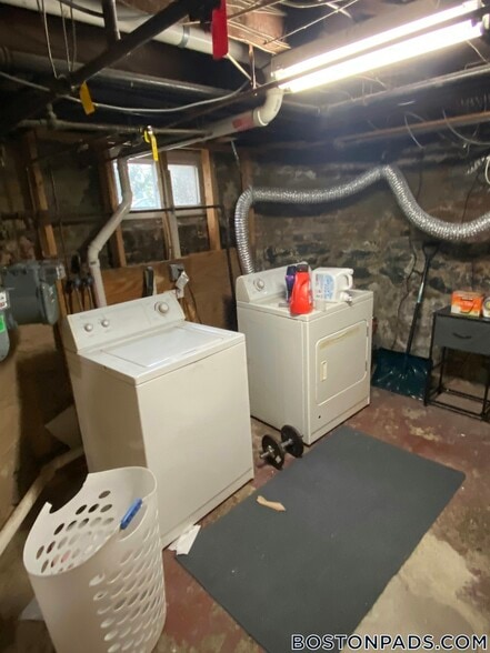 Building Photo - 339 Beacon St