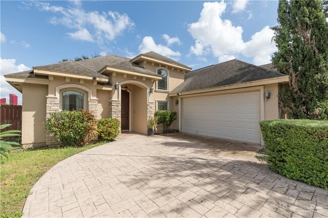 Building Photo - 15 Toronto Ave