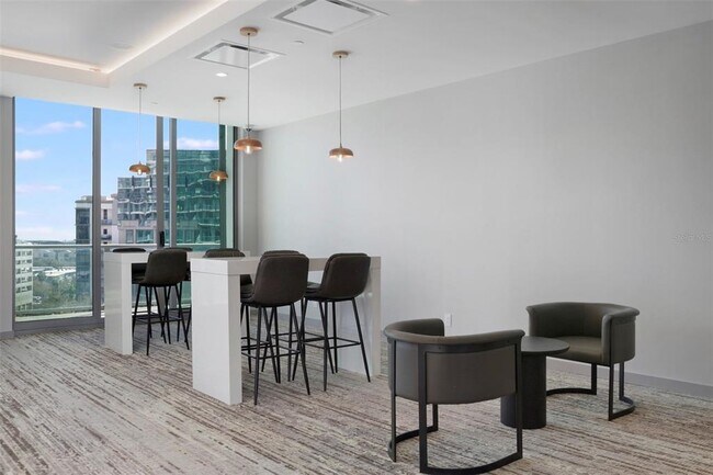 Building Photo - 400 Central Ave