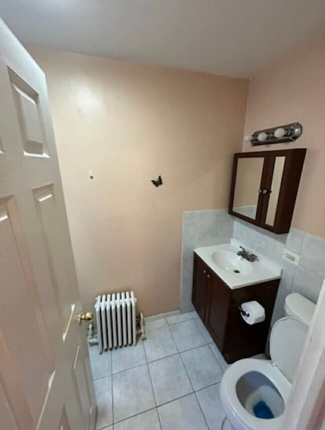 Building Photo - 5048 W Henderson St