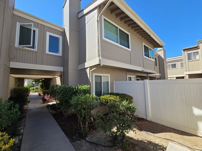 Primary Photo - 3 Bedroom 2.5 Bath Town House