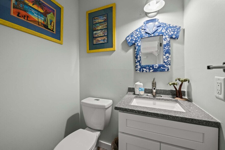 Building Photo - 22 Moreno Point Rd