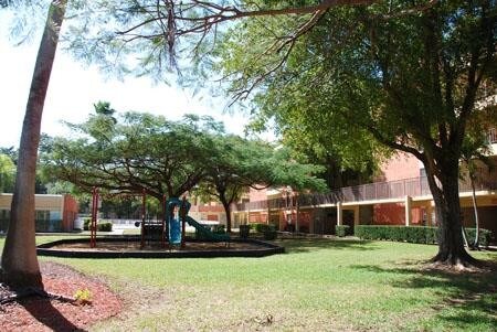 Building Photo - PARADISE ISLES APARTMENTS