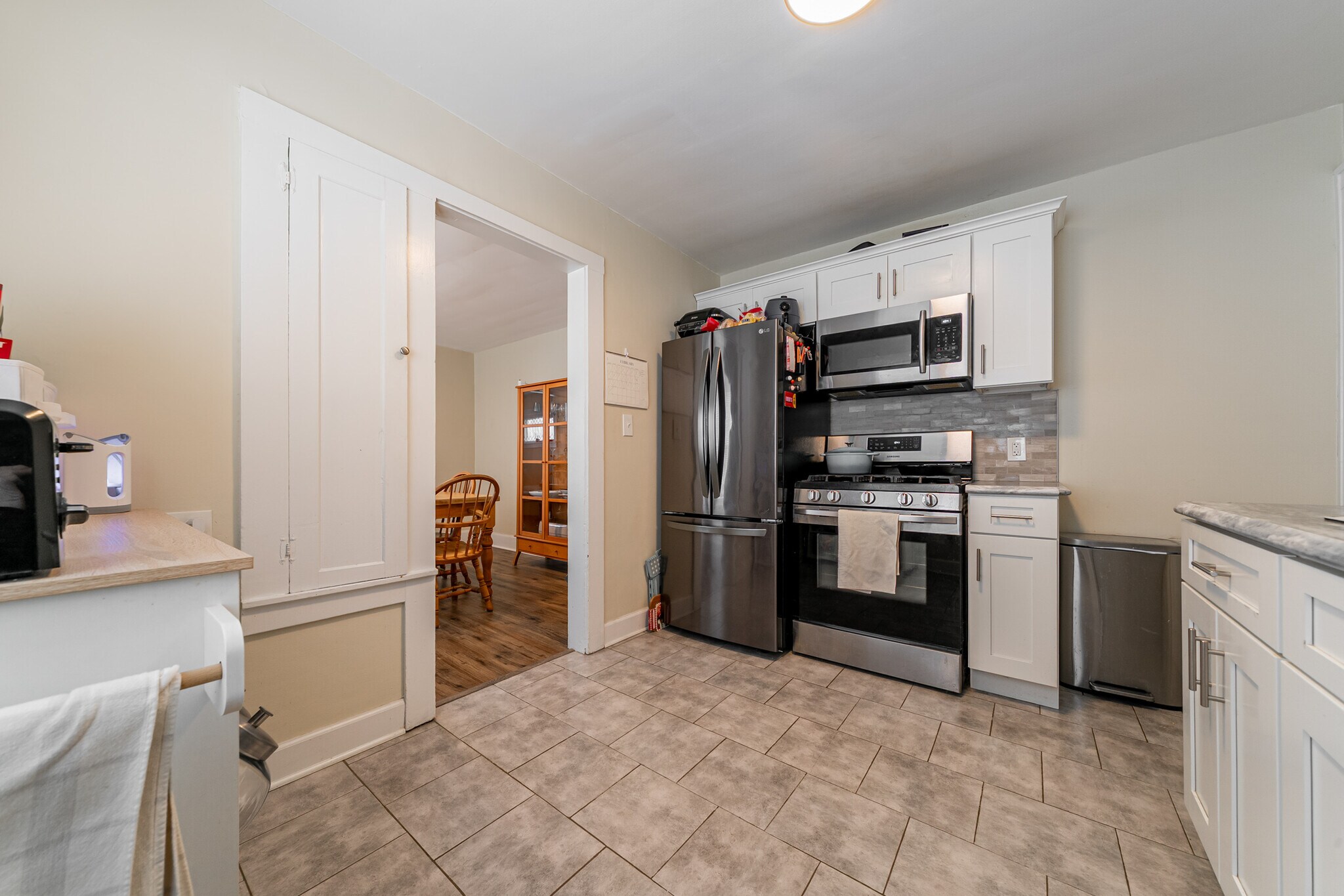 Building Photo - 2167 Carabel Ave