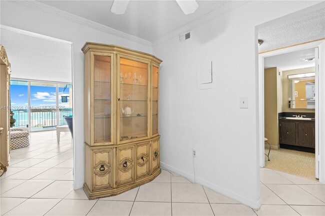 Building Photo - 18081 Biscayne Blvd