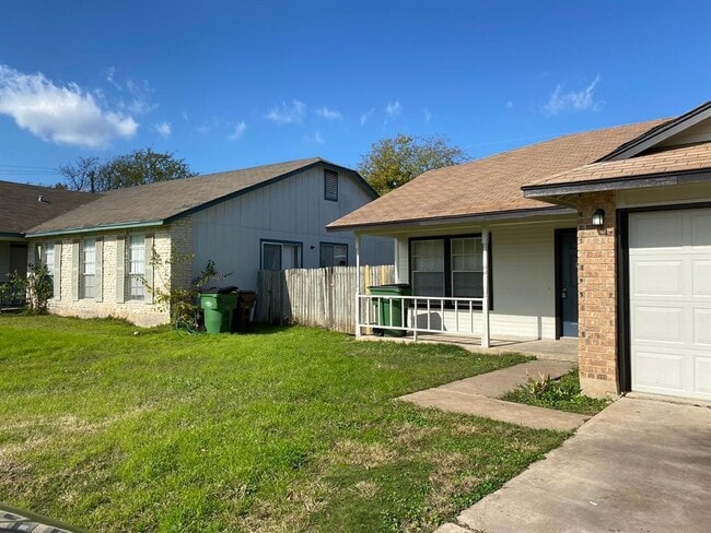 Building Photo - 510 Willowbend Cove