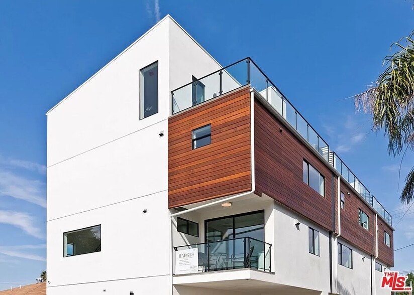 Building Photo - 6077 Hargis St