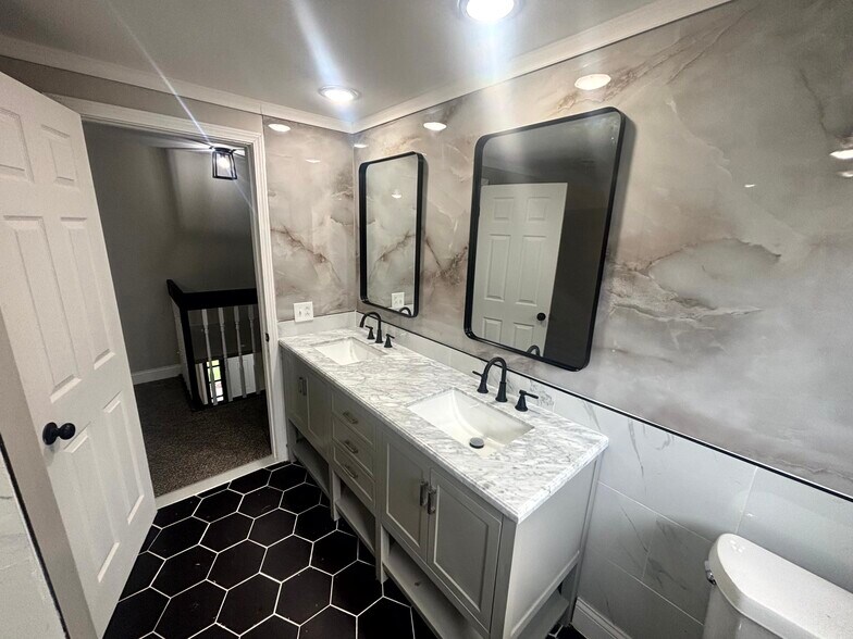 Building Photo - 29621 Fernhill Dr