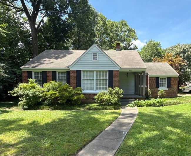 Primary Photo - 907 Echles St