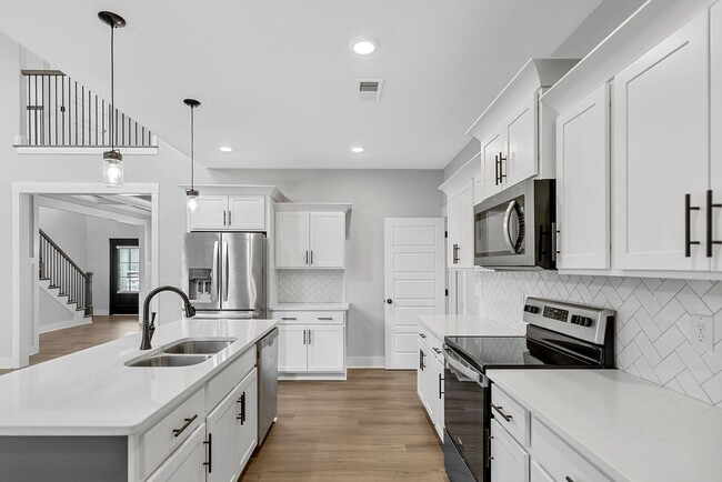 Building Photo - 4 Bedroom 2 1/2 Bath Home For Rent Near Ex...