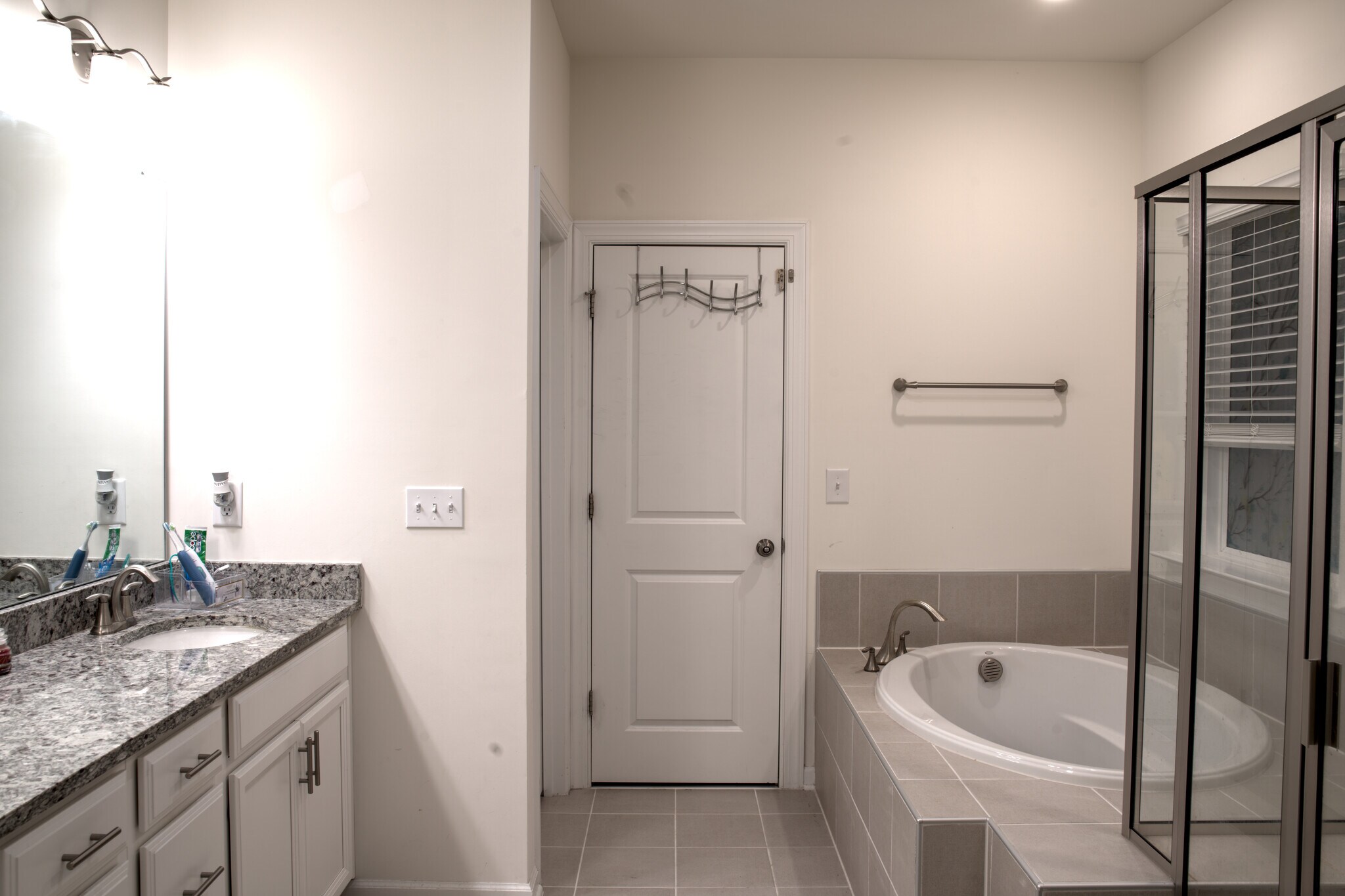 Building Photo - 4532 Valley Crest Ln