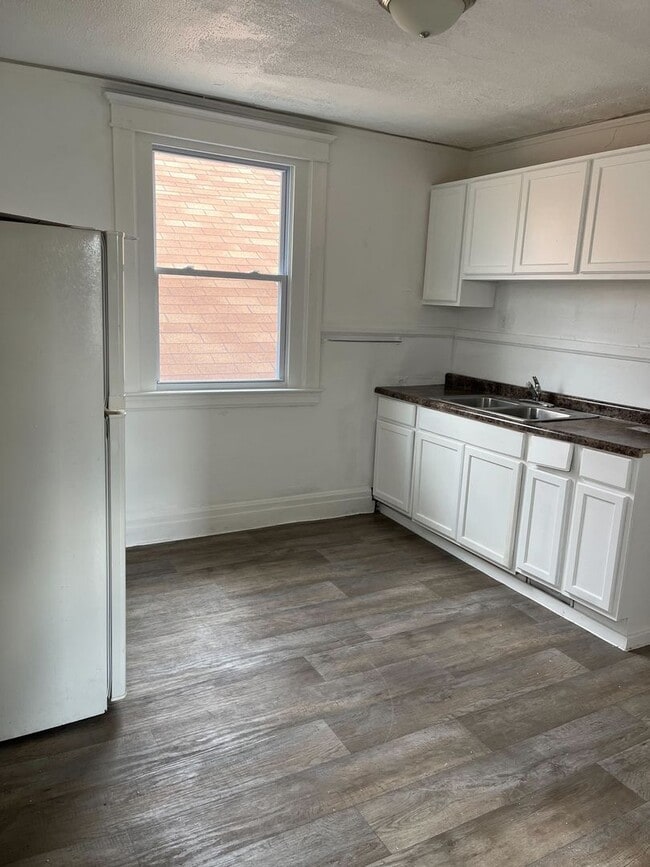 Building Photo - 6307/6311 Woodrow - Paralev LLC