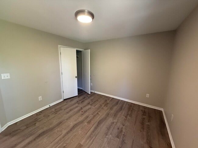 Building Photo - 1407 Greensboro Dr