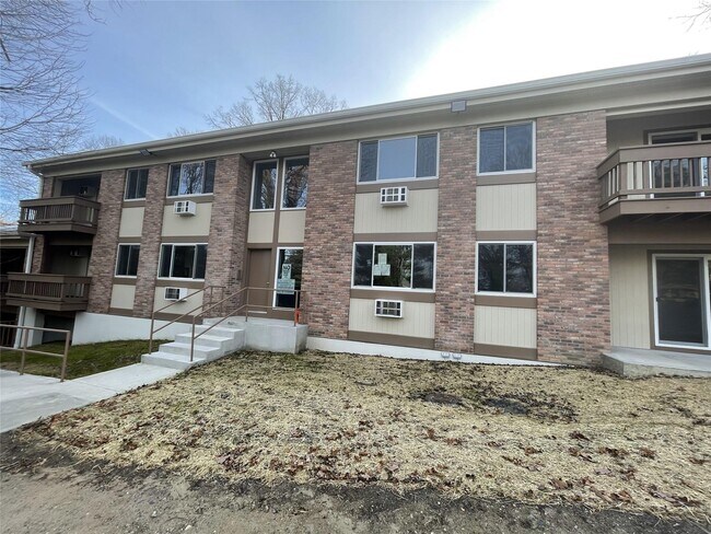 Primary Photo - 3 Woods End Cir