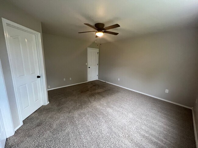 Building Photo - 4 Bedroom 2 Bath Home in Northwest Boise available soon!