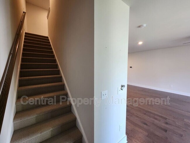 Building Photo - 112 Outback Dr