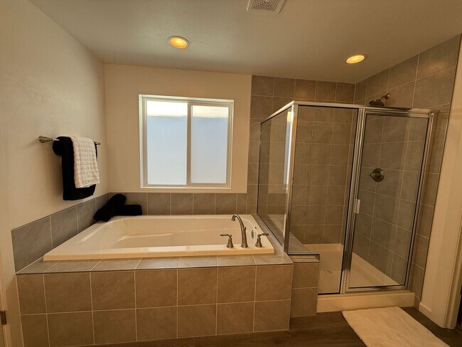 Building Photo - Hogan Heights Community 4 Bed 3.5 Bath