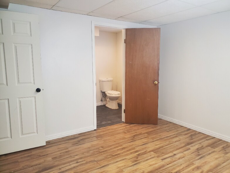 Building Photo - 6849 2200 W