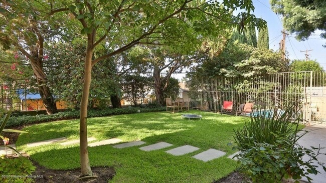 Building Photo - Coming Soon: Stylish 2-Bed Apartment with ...