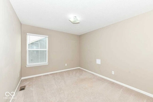 Building Photo - 14080 Knightstown Dr W