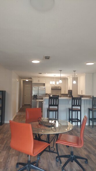 Building Photo - 1202 Anna Lee Dr