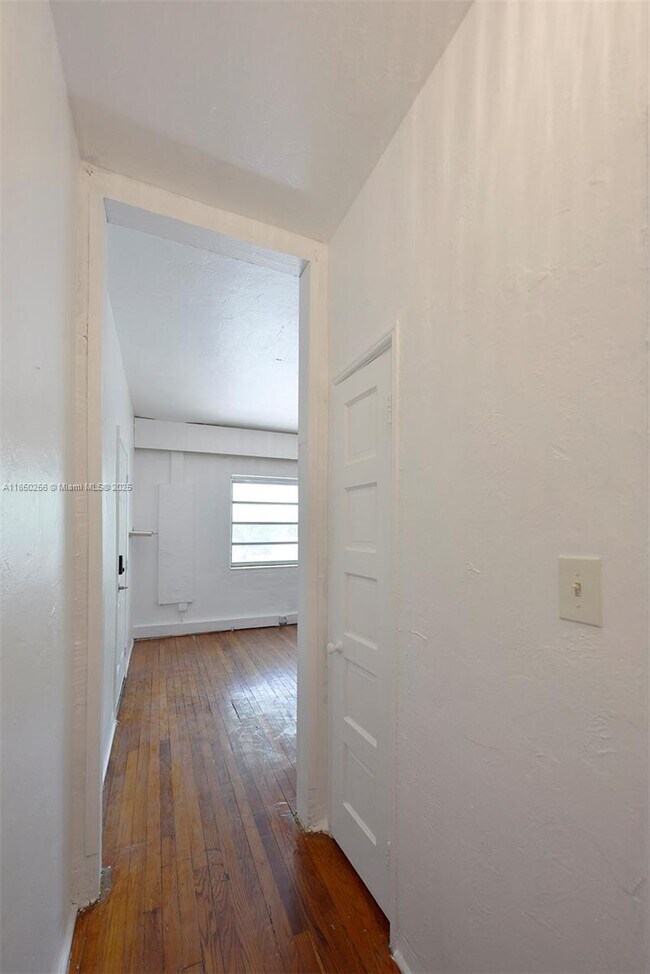 Building Photo - 7613 Biscayne Blvd