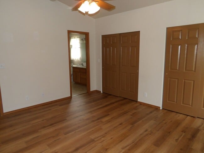 Building Photo - CDA Place Garden Home in Gated Community!