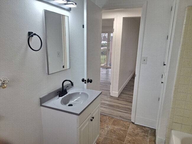 Building Photo - Roy 4-plex 2002