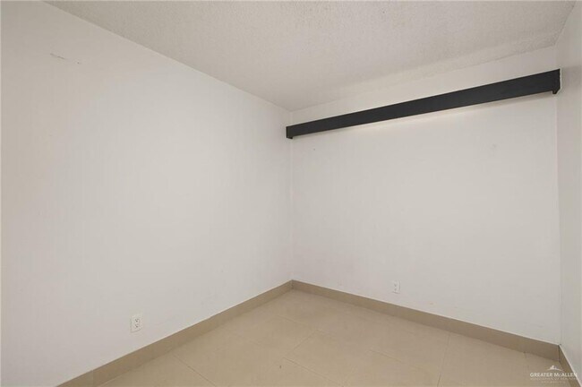 Building Photo - 2200 S 10th St