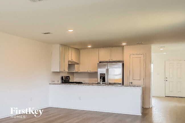 Building Photo - 6531 Scarecrow Wy