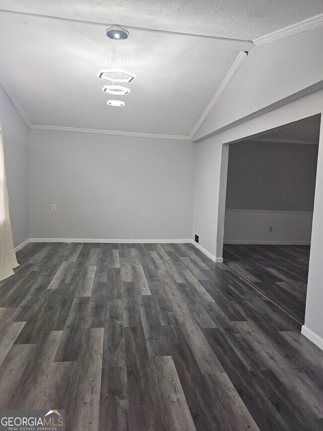 Building Photo - 480 Paul St