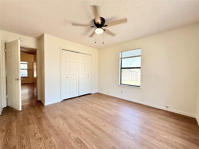 Building Photo - 104 Verna Spur