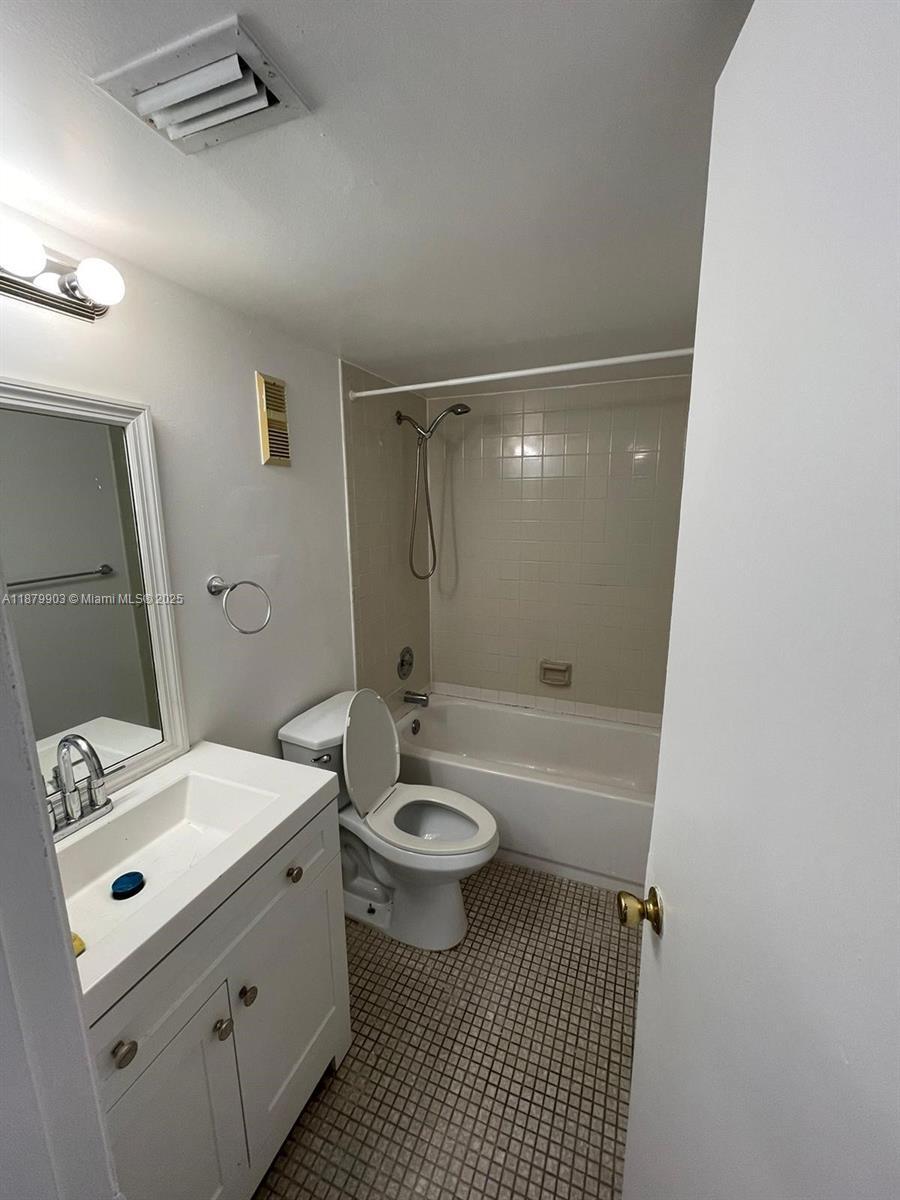 Building Photo - 8610 N Sherman Cir