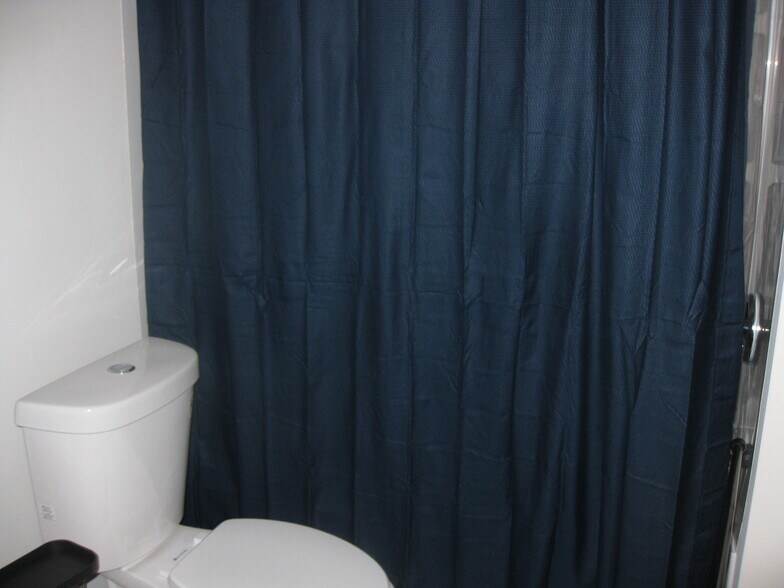 another view w new toilet - 369 Front St