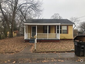 Building Photo - 2 Bedroom 1 bathroom -Central air and Heat