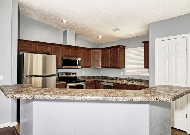 Building Photo - Lovely 3 bedroom, 2 bath home for rent in ...
