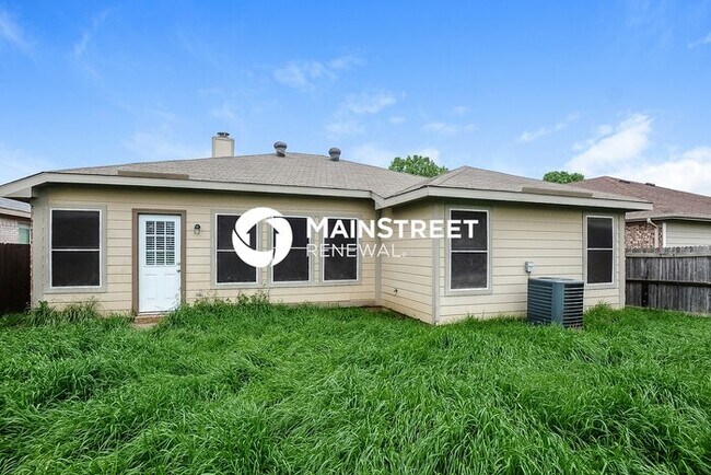 Building Photo - 3 Bedroom Pet-Friendly Home in Fort Worth,...