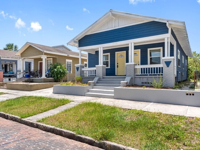 Building Photo - Affordable 3/1.5 West Tampa Home
