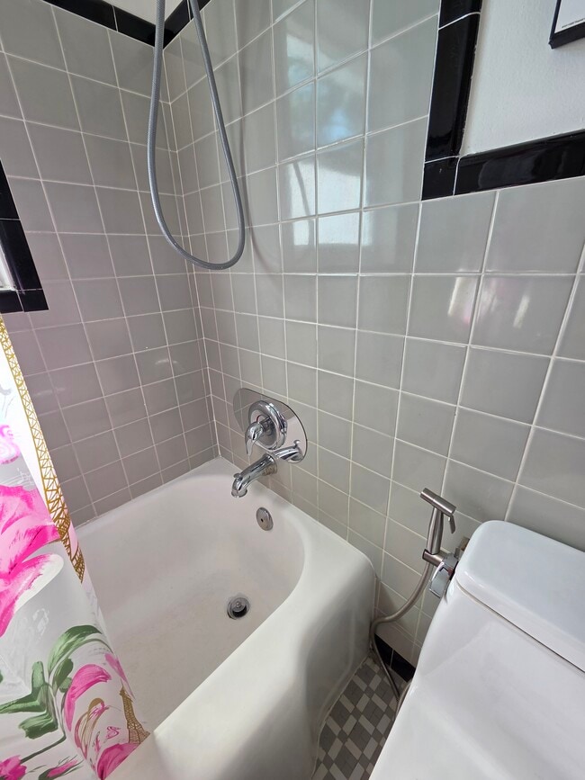 Building Photo - 1008 Macy St