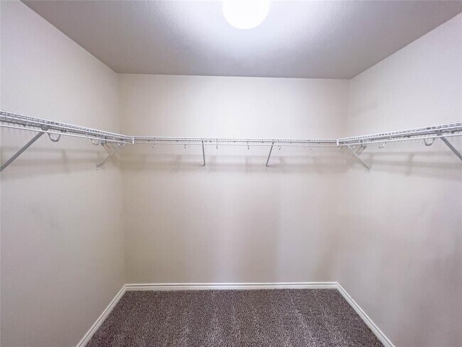 Building Photo - 120 Fred Couples Dr