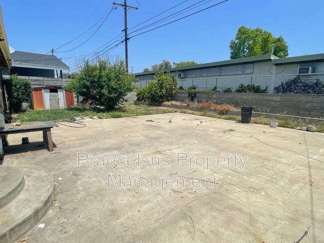 Building Photo - 7471 Blix St