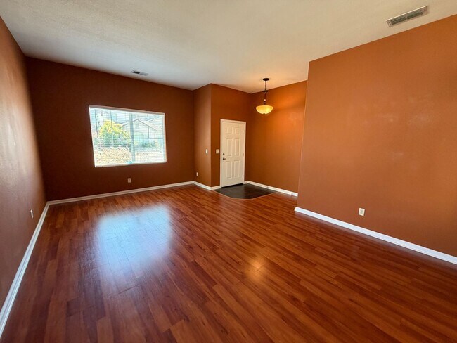 Building Photo - Beautiful Home in Cresleigh Ranch Village