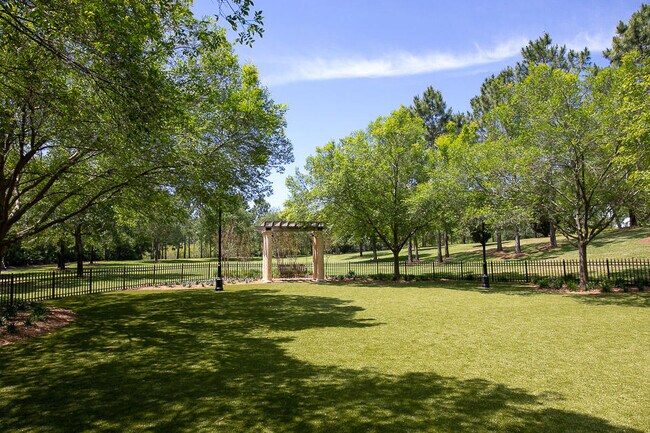 Building Photo - 404 Kelly Plantation Dr