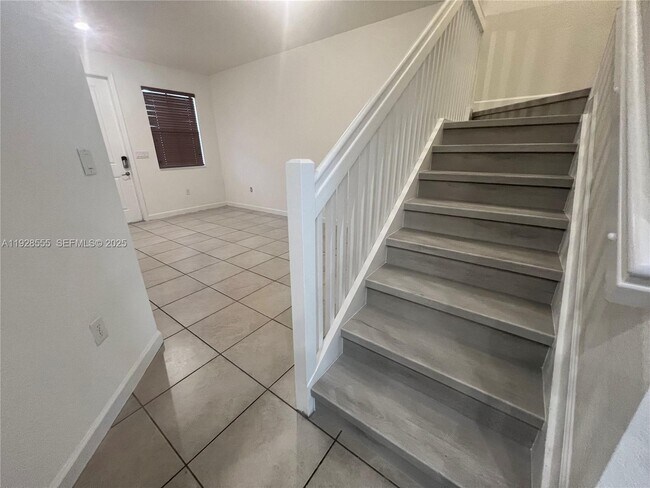 Building Photo - 15001 SW 119th Ln