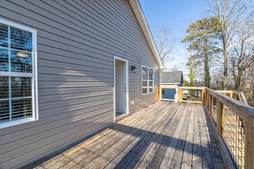 Building Photo - 812 Aubrey Ave