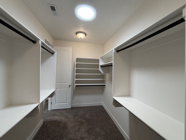 Building Photo - Luxury Single Story 3 Bedroom Plus Office / Sitting Room Recent Construction Available in Exclusi...