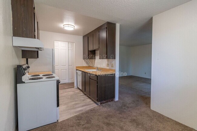 Building Photo - 4332 Pacific Ave