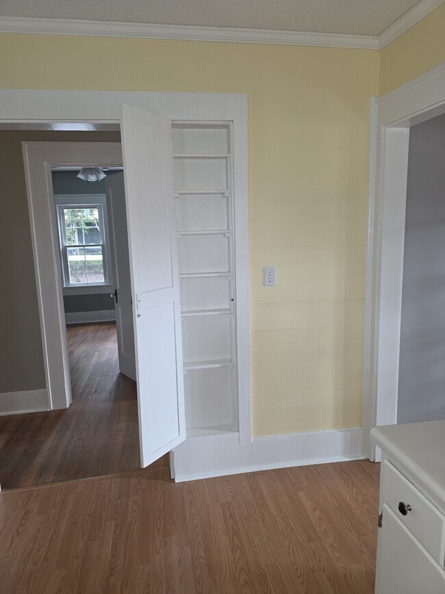 Building Photo - 705 E Water Ave