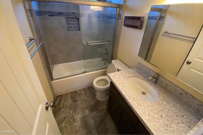 Building Photo - Room for Rent, 1 bath House - 109 Hercules...